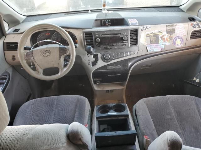 2013 Toyota Sienna LE