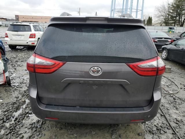 2020 Toyota Sienna XLE