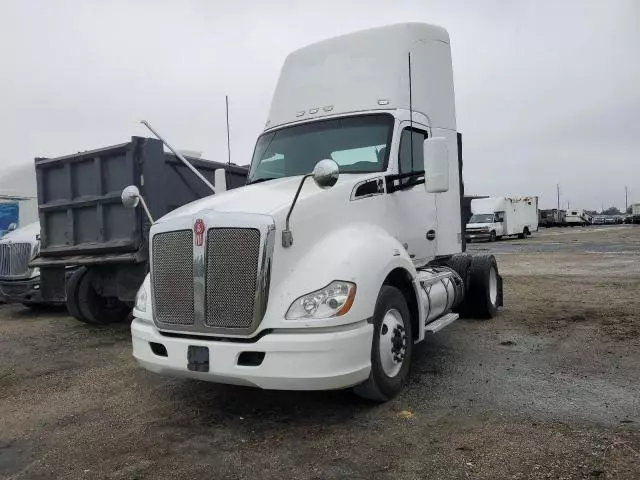 2014 Kenworth Construction T680