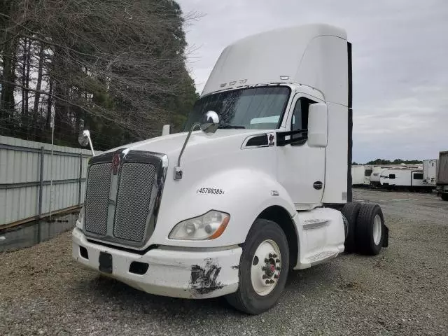 2014 Kenworth Construction T680