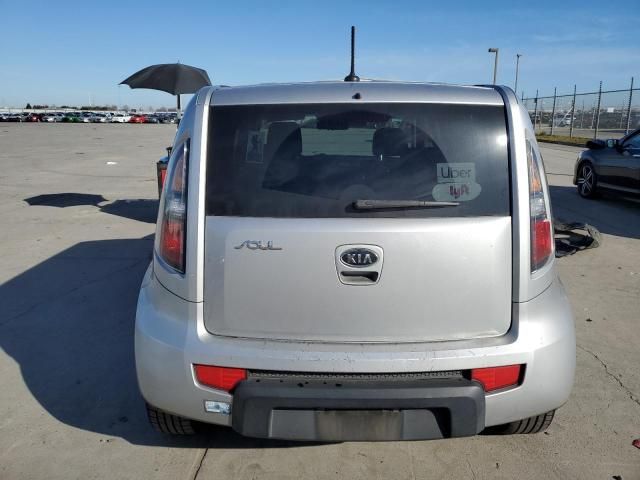 2010 KIA Soul +