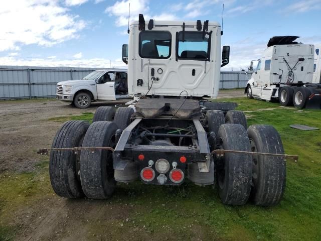 2018 Freightliner Cascadia 126