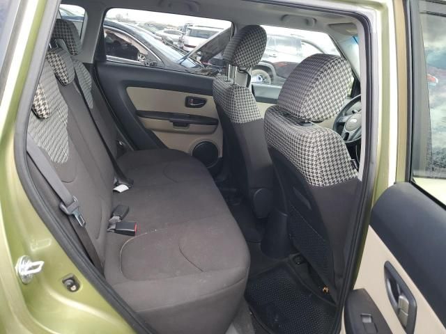 2010 KIA Soul +