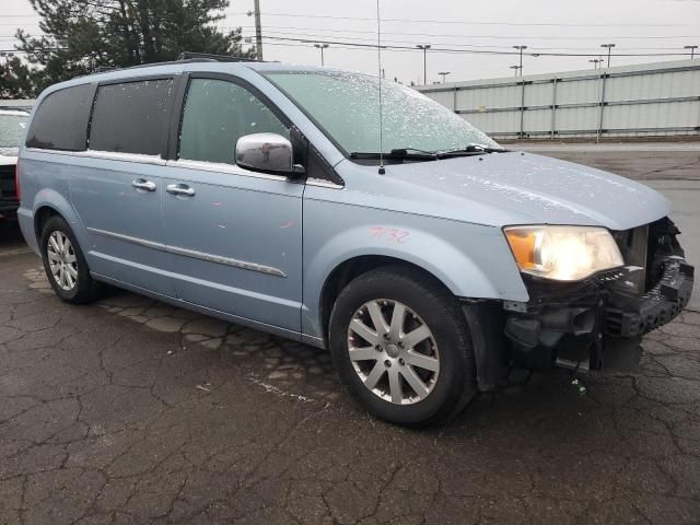 2012 Chrysler Town & Country Touring L