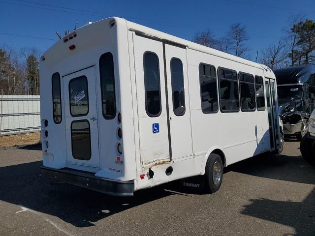 2015 Ford Econoline E450 Super Duty Cutaway Van