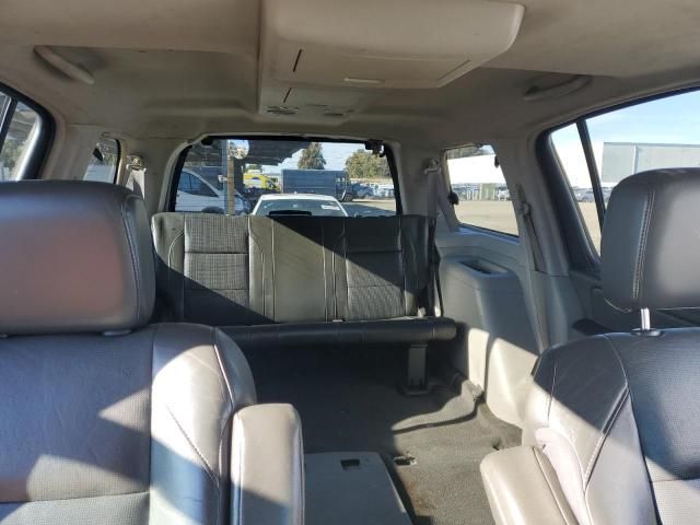 2004 Nissan Armada SE