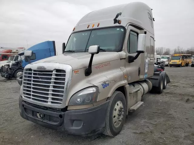 2013 Freightliner Cascadia 125