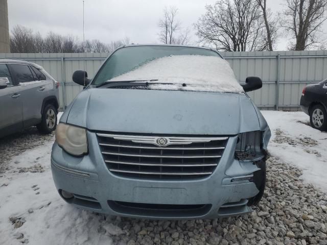 2006 Chrysler Town & Country Limited