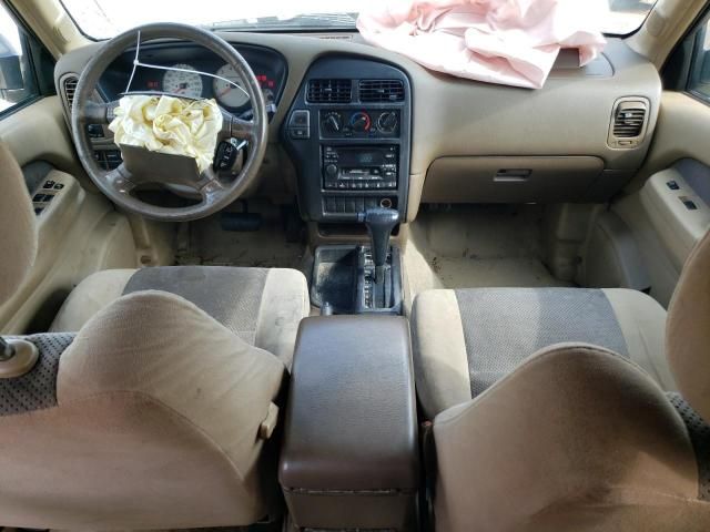 2000 Nissan Pathfinder LE