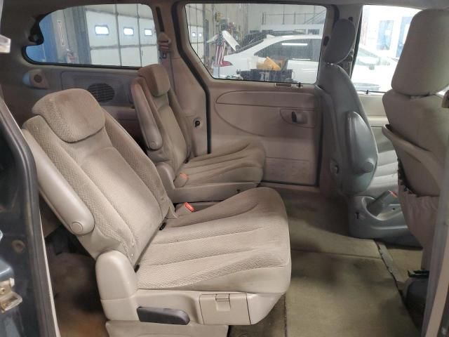 2005 Chrysler Town & Country LX