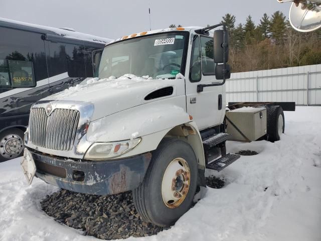 2002 International 4000 4400