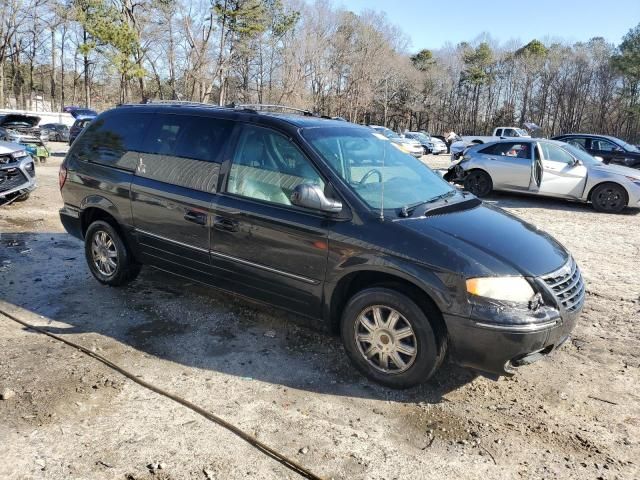 2005 Chrysler Town & Country Limited