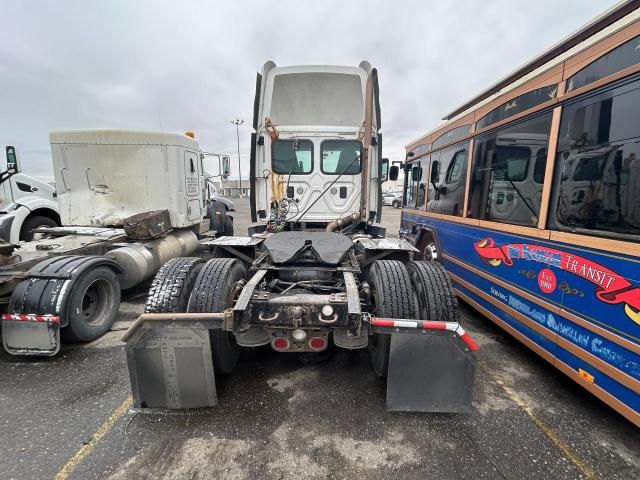 2015 Freightliner Cascadia 125