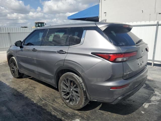 2022 Mitsubishi Outlander SE