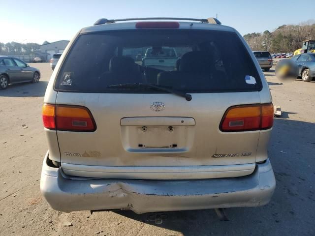 2000 Toyota Sienna LE