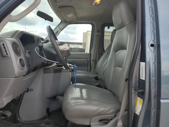 2012 Ford Econoline E350 Super Duty Wagon