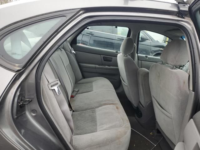 2004 Ford Taurus SE