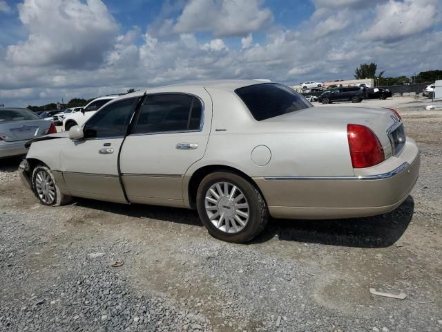 2004 Lincoln Town Car Executive