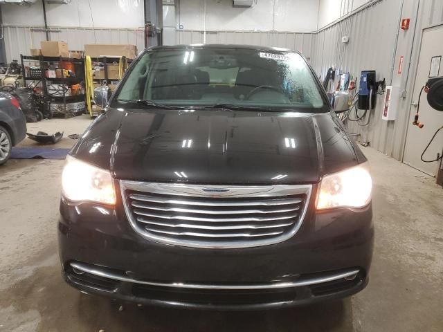 2014 Chrysler Town & Country Touring L