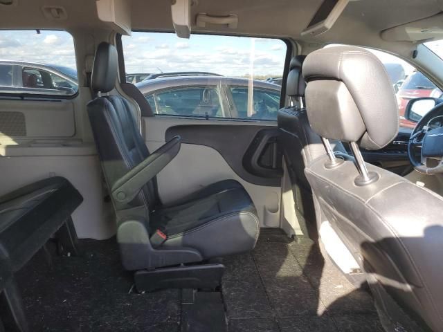 2011 Chrysler Town & Country Touring L