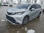 2022 Toyota Sienna LE