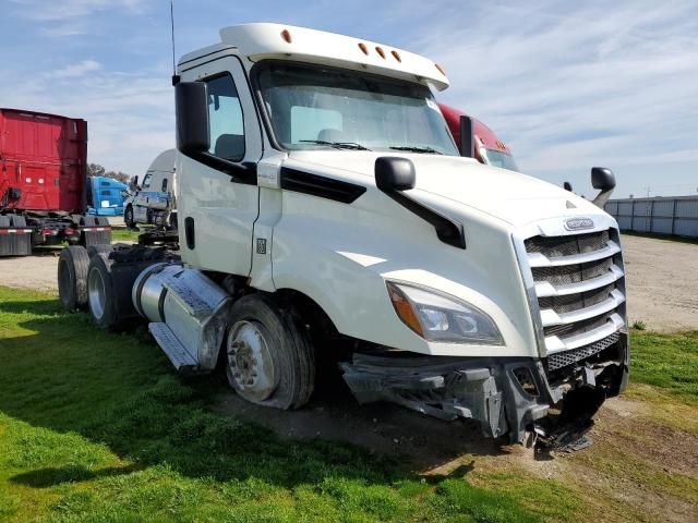 2018 Freightliner Cascadia 126