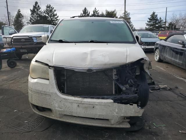 2010 Chrysler Town & Country Touring