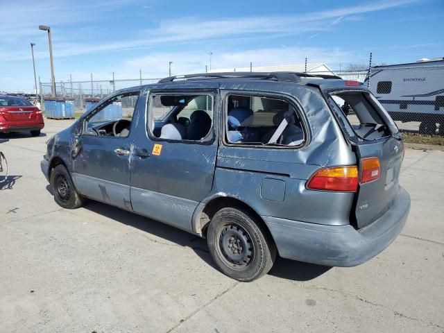 1998 Toyota Sienna LE