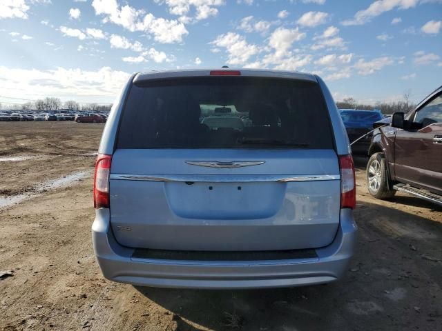 2016 Chrysler Town & Country Touring