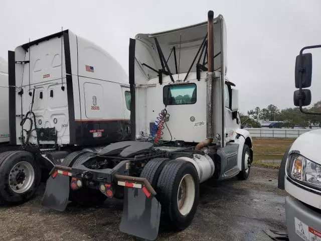 2015 Peterbilt 579