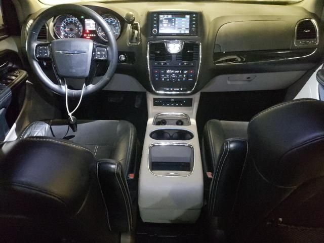 2016 Chrysler Town & Country Limited