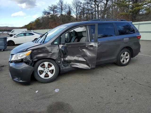 2017 Toyota Sienna LE