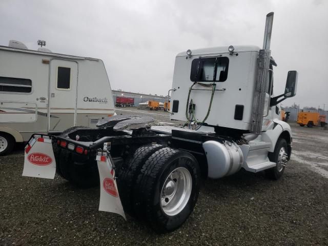 2021 Peterbilt 579