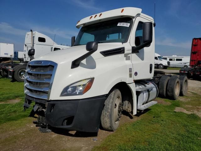 2018 Freightliner Cascadia 126