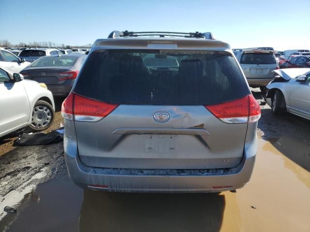 2013 Toyota Sienna LE