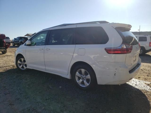 2019 Toyota Sienna LE