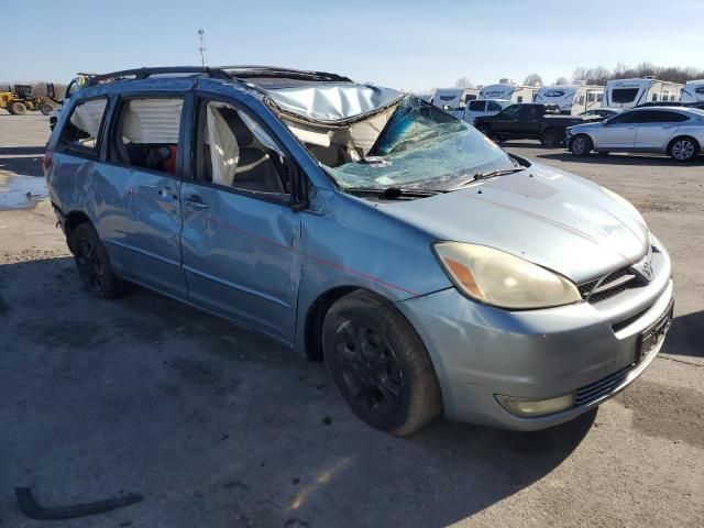 2004 Toyota Sienna XLE