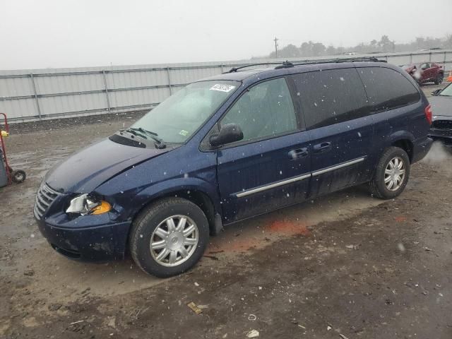 2005 Chrysler Town & Country Touring