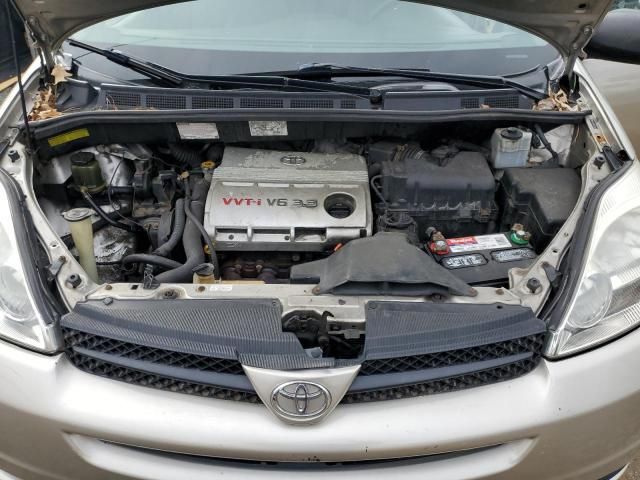 2005 Toyota Sienna CE