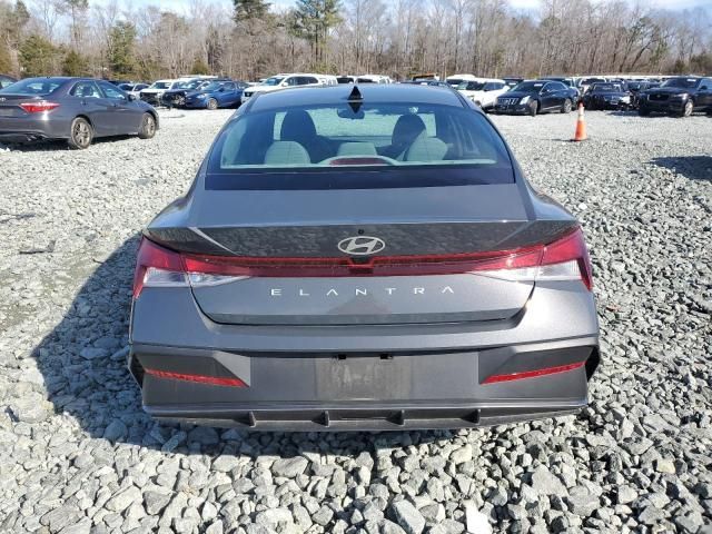 2024 Hyundai Elantra SE