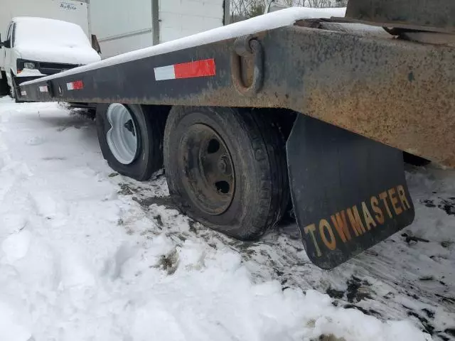 2004 Towmaster Towmaster