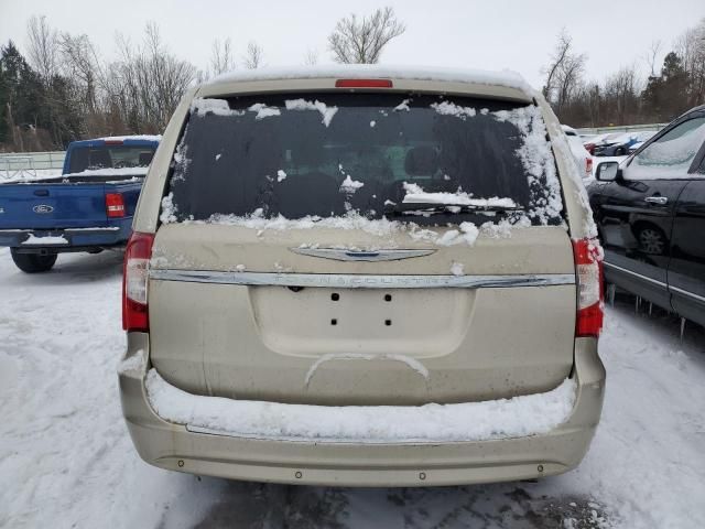 2012 Chrysler Town & Country Touring L