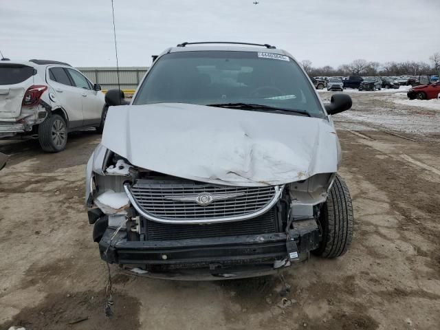 2001 Chrysler Town & Country LX