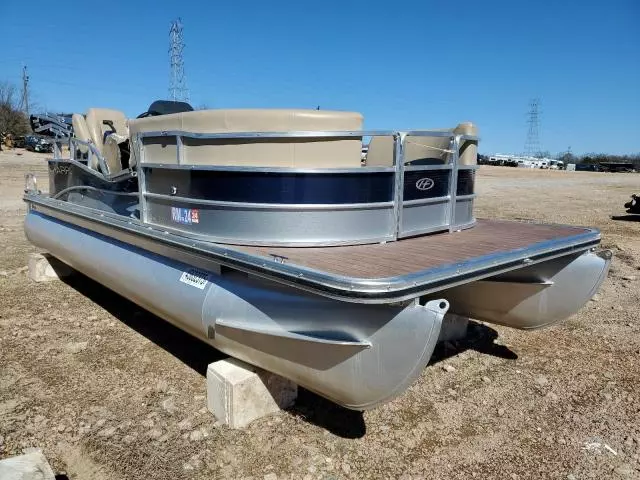 2015 Harris Kayot Pontoon