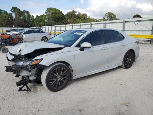 2022 Toyota Camry SE