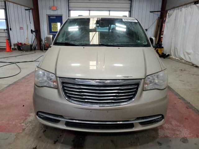 2013 Chrysler Town & Country Touring