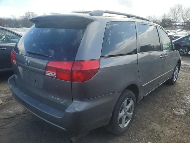 2004 Toyota Sienna LE