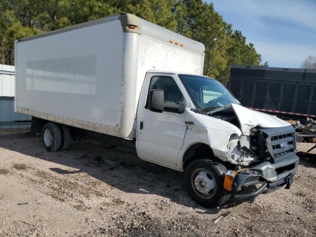 2016 Ford Econoline E350 Super Duty Cutaway Van