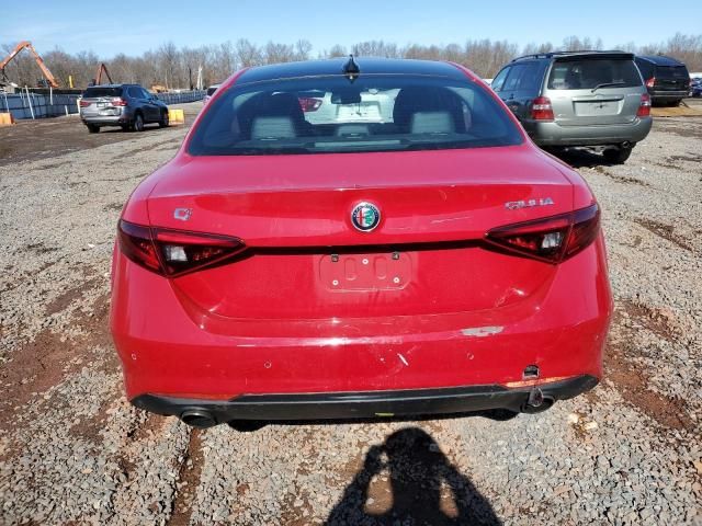 2018 Alfa Romeo Giulia Q4