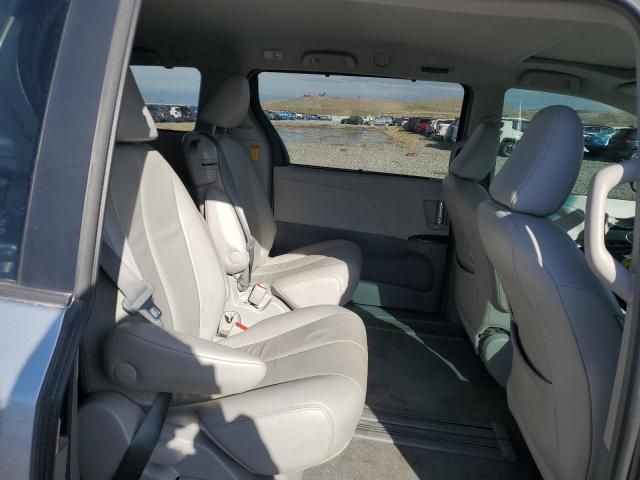 2014 Toyota Sienna XLE